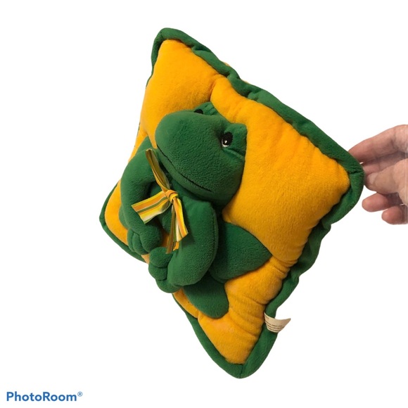 3-D children’s frog 🐸 accent pillow - Picture 5 of 16